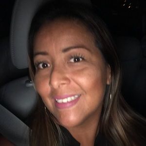 Meet your Posher, Lina